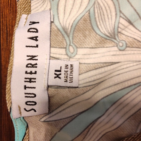 EUC Bundle of 2 Southern Lady Women's Shirts, Size XL & 1X - Picture 8 of 8